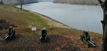 Fort Donelson Battery facing Up rRver Fort Donelson Battery facing Up River