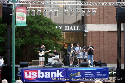 Syd Hedrick and the Blues News playing at the June Jammin' in the Alley concert