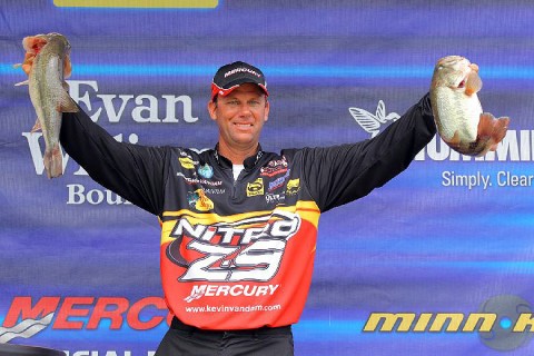 Day 3 Leader Kevin VanDam of Kalamazoo, MI. 70lb13oz. (BASS Communications/Seigo Saito)