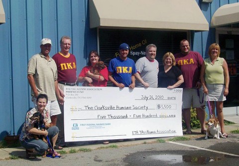 HSCMC Treasurer Lorraine Martinez w/ Cecil, Scott Beasley, Roy Manners, HS Programs Director Amy Shaver w/ Beany, Nathan Goolsby, Dan Scott, HS Outreach Director Elaine Weil, Chris Killebrew, HSCMC Board Member Sylvia Masson w/ Bo