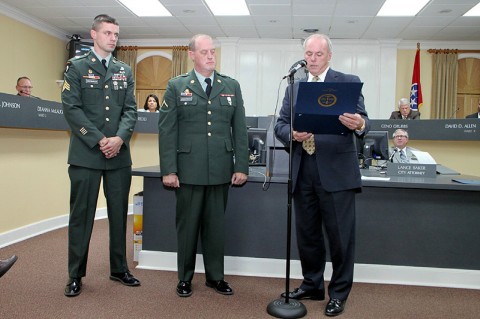 Mayor Piper presenting the certificates to Brian Hartbarger (left) and Robert Anderson (right) Mayor Piper presenting the certificates to Brian Hartbarger (left) and Robert Anderson (right)
