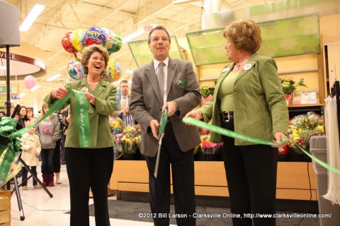 The Ribbon Cutting opens the new Publix Grocery Store on Madison Street