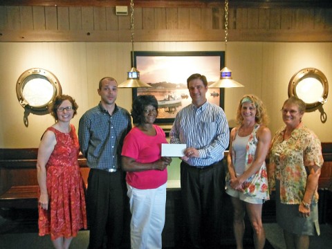 Pictured, from the left, are Beth Kasper, Mt Olive Society volunteer, Jon Rigdon, Longhorn Steakhouse manager, Geneva Bell, Mt Olive Society 2nd vice president, Michael Malone, Red Lobster general manager, Karla Kean, TSU Extension agent, and Joanne Traughber, UT Master Gardeners intern.