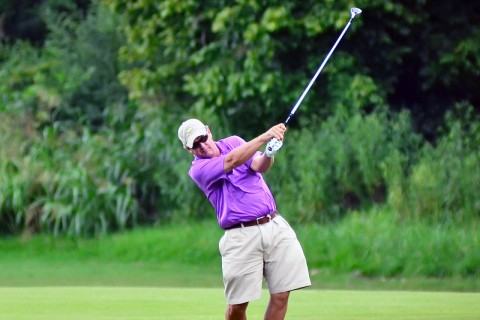 Greg Guinn hits a shot during the City Amateur Golf Championship. (Josh Vaughn - Clarksville Sports Network)