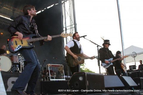 Headliner Randy Houser performing at the 2014 Rivers and Spires Festival