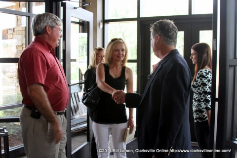 Darby Campbell welcomes Marsha Blackburn to the Liberty Park Grill