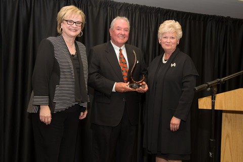 APSU President Alisa White and Tennessee Board of Regents Vice Chair Emily Reynolds present Wayne Pace (’68) with the 2015 Regents Award for Excellence in Philanthropy. (Beth Liggett/APSU)