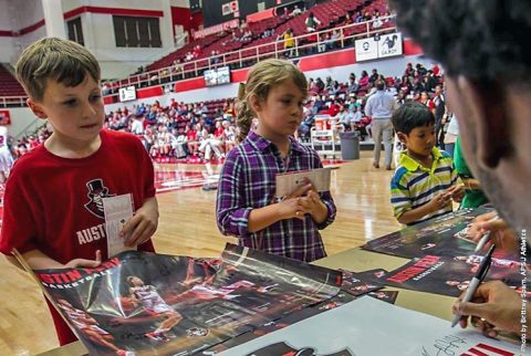 Austin Peay Men and Women's Basketball teams to hold a "Sneak Peayk" on October 25th. (APSU Sports Information) Austin Peay Men and Women's Basketball teams to hold a "Sneak Peayk" on October 25th. (APSU Sports Information)