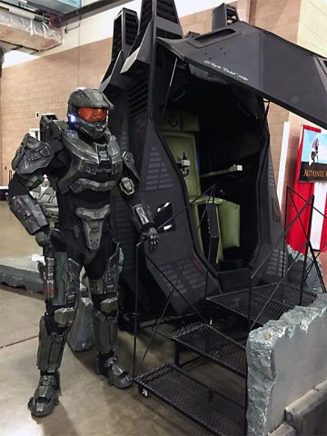 Master Chief and a pod.