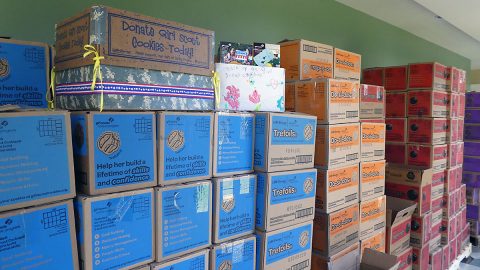 Girl Scouts of Middle Tennessee (GSMIDTN) donated 37,444 boxes of Girl Scout Cookies to Fort Campbell soldiers Girl Scouts of Middle Tennessee (GSMIDTN) donated 37,444 boxes of Girl Scout Cookies to Fort Campbell soldiers