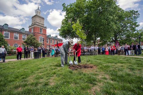 Austin Peay President Alisa White and alumnus Evans Harvill (’46), son of former APSU president Halbert Harvill, planted a tree on the Browning lawn. On February 10th, 1954, President Harvill helped plant a tree in honor of Austin Peay State College’s 25th anniversary. (Beth Lowary, APSU)