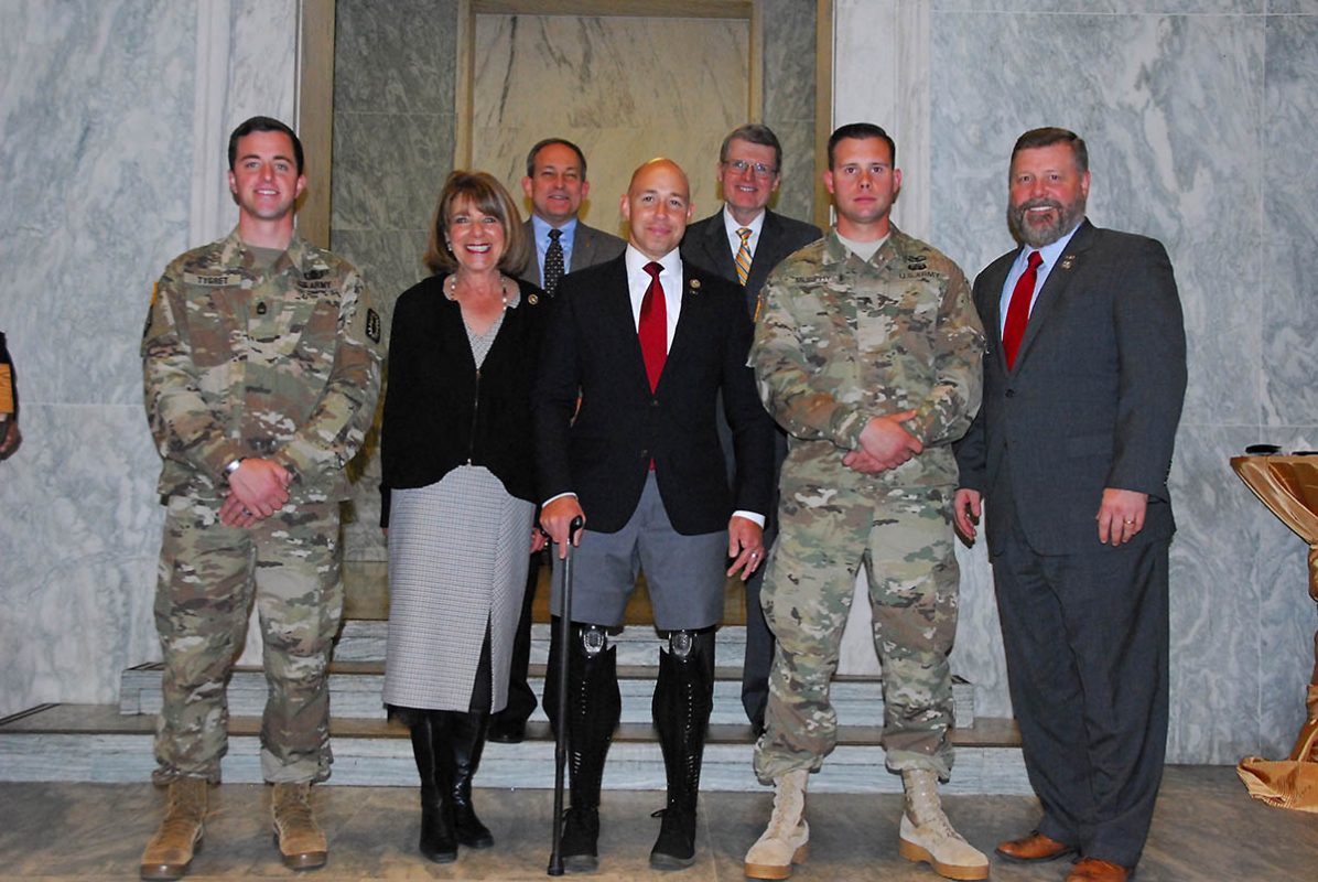 Two Explosive Ordnance Disposal Soldiers from Fort Campbell honored in