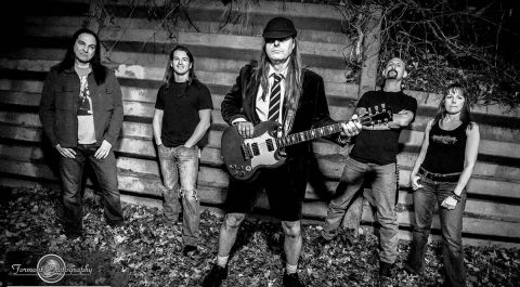 Thunderstruck, an AC/DC Tribute Band headlines Downtown @ Sundown Concert this Friday.