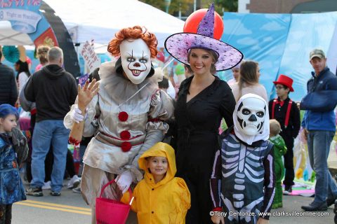 6,000 people enjoyed beautiful weather and great costumes Saturday at the 10th Annual Fright on Franklin in Downtown Clarksville.