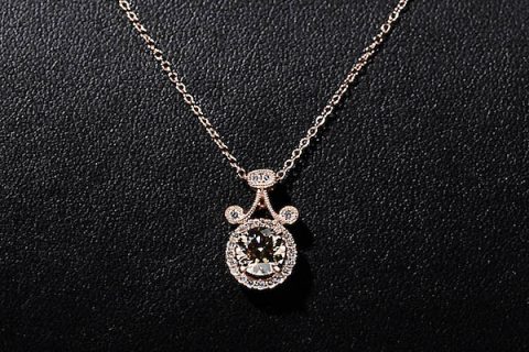 14-karat rose gold necklace to be auctioned off at the Austin Peay State University Candlelight Ball.