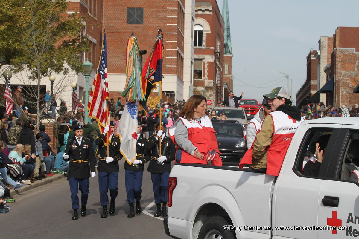 Hundreds line streets for ClarksvilleMontgomery County's annual
