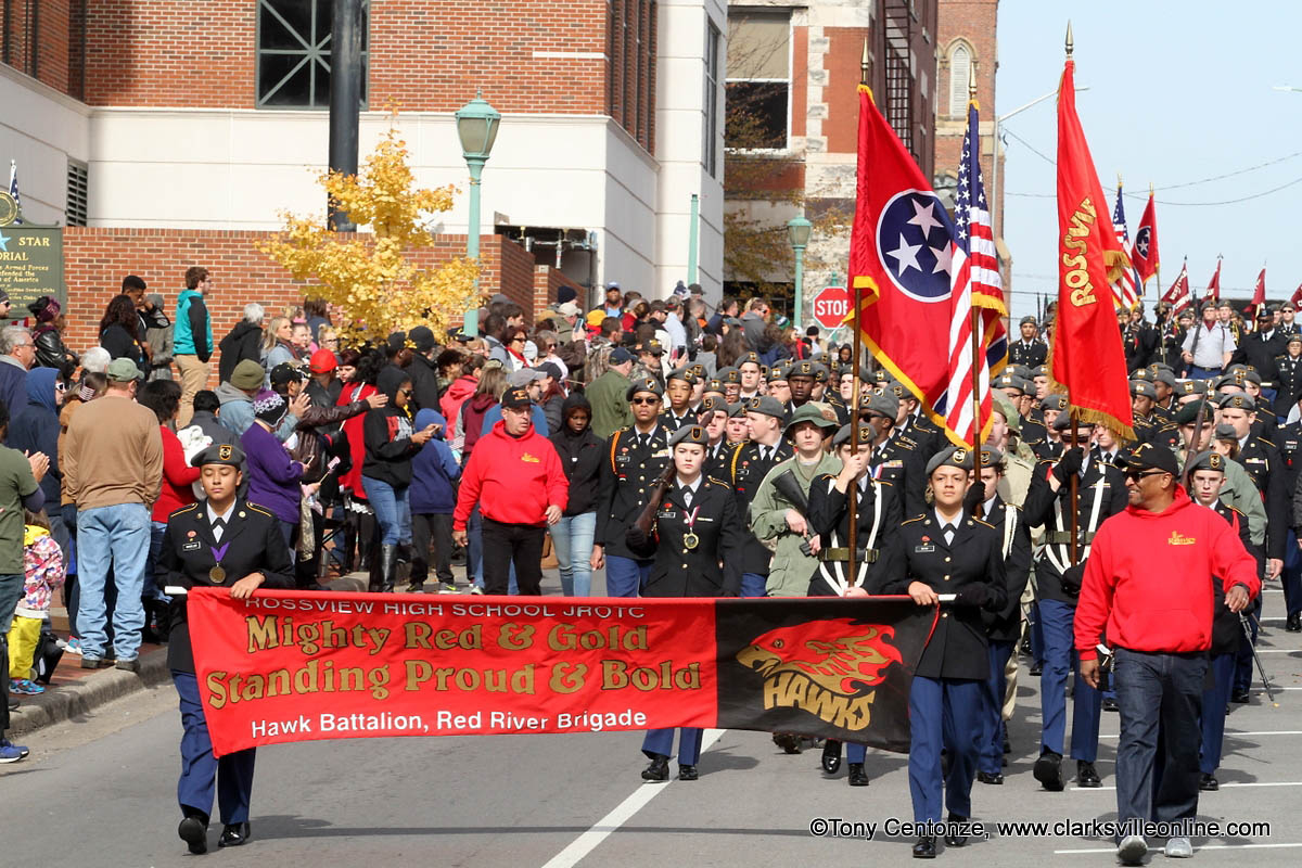 Hundreds line streets for ClarksvilleMontgomery County's annual