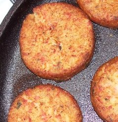 co-gas-lantern-crab-cakes.JPG