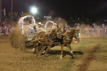 chuck-wagon-race