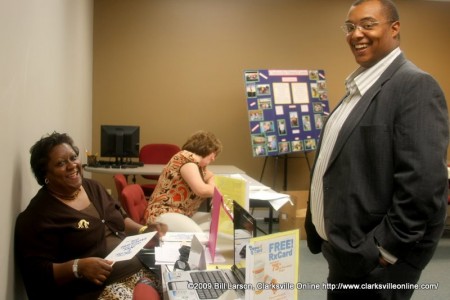 Tyrone Taylor speaking with Freda O'Neal from B&F Marketing. Tyrone was interested in locating an accounting job.