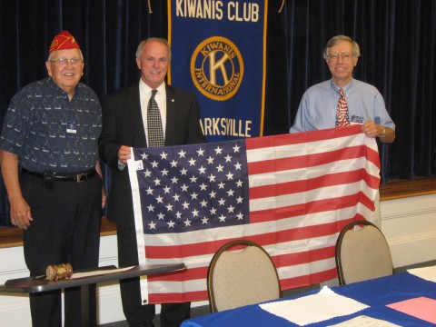 Lynn Hunter, Clarksville Mayor Johnny Piper, and Ron Smithfield, Chm. Kiwanis Memories of Service & Sacrifice Committee, at last Tuesday's Kiwanis meeting. (L-R) Kiwanis 090809 001