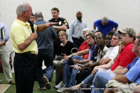 Mayor Piper addresses business owners in the Riverview Inn  on May 5th 2010