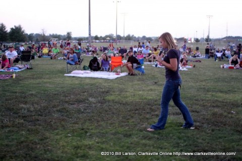 Nikki Crowe entertaining the crowd before start of the show