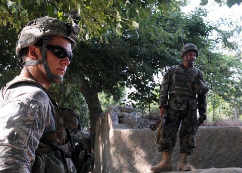 At left, U.S. Army 1st Lt. Ryker R. Sentgeorge of Astoria, OR, the platoon leader for 4th Platoon, Company D, 1st Battalion, 327th Infantry Regiment, Task Force Bulldog. (Photo by U.S. Army Staff Sgt. Gary A. Witte, 300th Mobile Public Affairs Detachment)