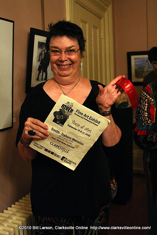 Peggy Scoville Bonnington with her second place award in the Amateur Division
