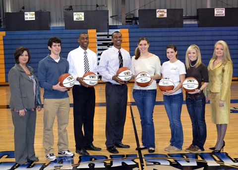 Left to Right: Jenny Mims, Heritage Bank Office Manager, Martin Crozier, Malcolm Smith, Martin Smith, Lauren Maki, Courtney Clark, Kaleigh Goostree and Cheryl Lankford, Heritage Bank Manager.