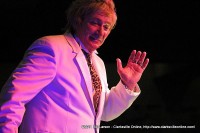 Steve Bobbitt as Rod Stewart