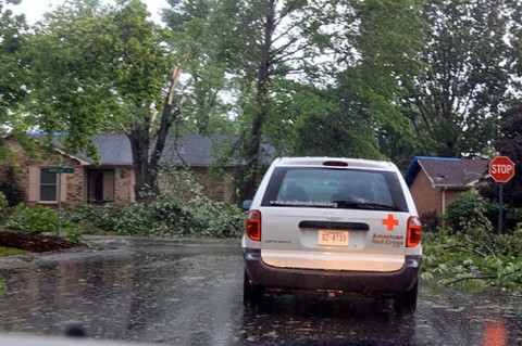 American Red Cross volunteers deliver meals to emergency workers and volunteers helping with debris clean-up in between storms. (Beth Ferguson/American Red Cross)