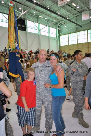 SGM Patrick Garrett with his wife Stacey and son.