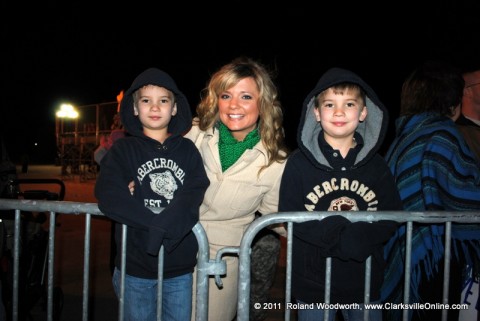 Kimberlee Cavin and her sons waiting for Major Chris Cavin