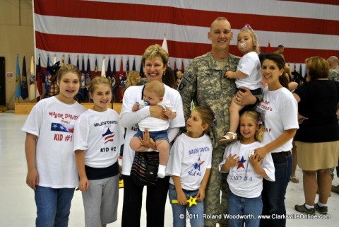 Major David with his mother Jaice Bovee, Wife Eryn and children Mattie, Grace, Eden, Ema, Amelia and Kalvin