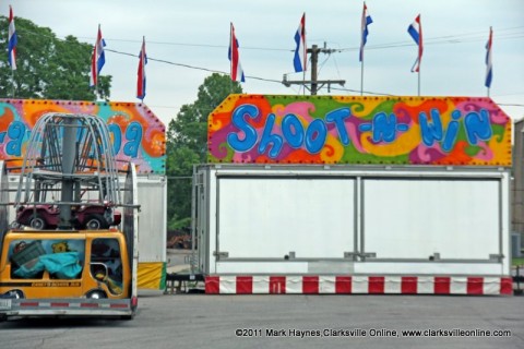 Carnival setting up for this weekend's Eagle Fest 2011.