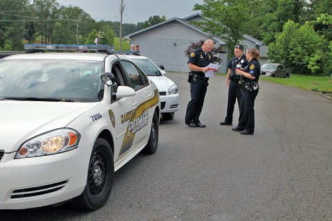 Discussing disaster area and officer placement. (Photo by CPD-Jim Knoll)