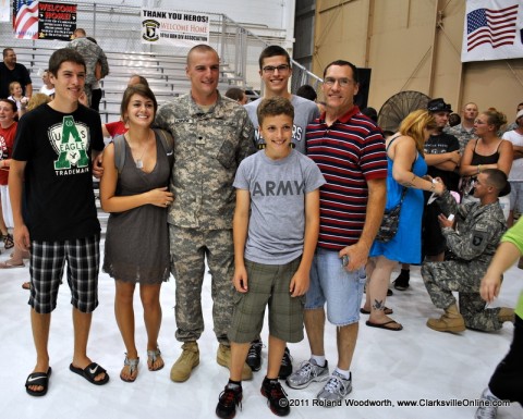 SPC Jonathan Lounds with his girlfriend Natalie Snyder and Father Greg along with his brothers Christopher, Josh and Kyle