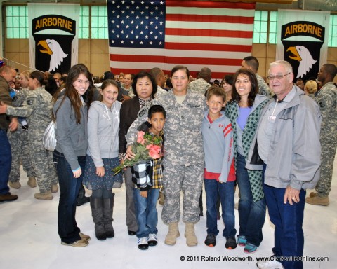 SFC Victoria Mace along with her son Hunter, Parents Hong & Bobby Mace and sister Jennifer Bradley and her children Gage, Chloe and Tori