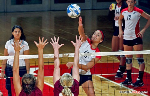 Senior Ilyanna Hernandez led Austin Peay with 10 kills in its three-game sweep of Murray State, Saturday. Austin Peay Volleyball. (Courtesy: Keith Dorris/Dorris Photography)