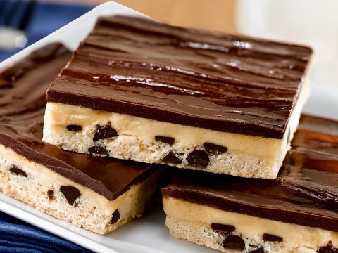 Heavenly Chocolate Chip Peanut Butter Bars