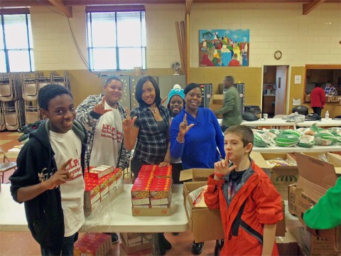 LEAP members helping with the H.O.P.E. Thanksgiving Meal Outreach Initiative.