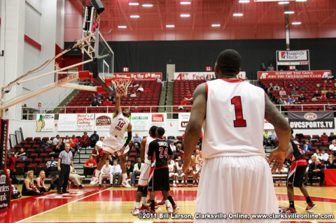 Will Triggs lays it in and helps Austin Peay to their first win of the year. Will Triggs ended the game with 12 points for the Governors.