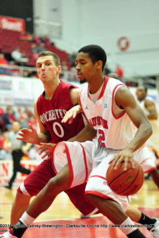 TyShawn Edmondson drives to the goal againest Rochester Saturday Night. Edmondson lead all scorers with 28 points.