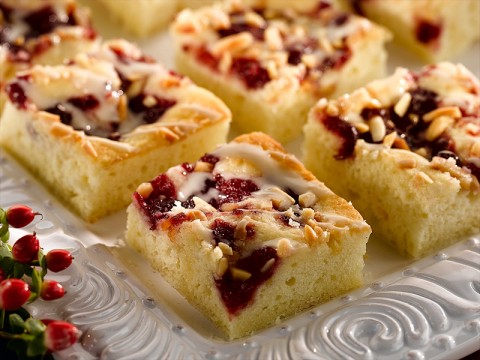 Cranberry Sourcream Coffee Cake