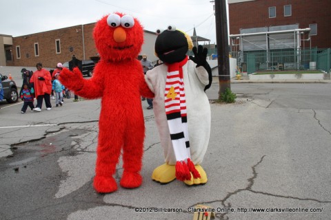 The Children's Parade Grand Marshal Elmo, and Founding Grand Marshal News Channel 4's Snowbird