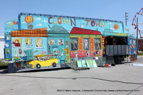 Derby City Amusements setting up the Carnival for Eagle Fest 2012.