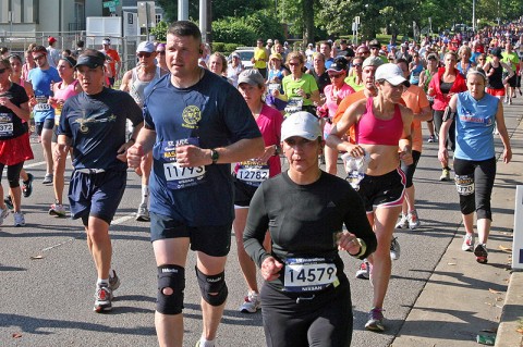 1st Sgt. Ronald Schlangen, Headquarters and Headquarters Company senior non-commissioned officer in charge, 101st Combat Aviation Brigade, 101st Airborne Division runs the 13th Annual Country Music Marathon in Nashville, Tenn., Saturday. Approximately 31,000 runners participated in this fund-raising event for the Saint Jude’s Children’s Research Hospital, including 101st Airborne soldiers, officers and civilians.