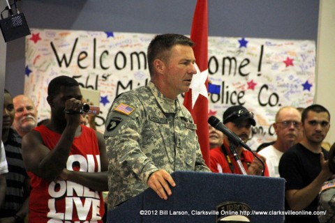 Maj. Gen. James C. McConville, the commander of the 101st Airborne Division (Air Assault) addresses the returning soldiers