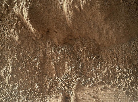 This image shows the wall of a scuffmark NASA's Curiosity made in a windblown ripple of Martian sand with its wheel. (Image credit: NASA/JPL-Caltech/MSSS)